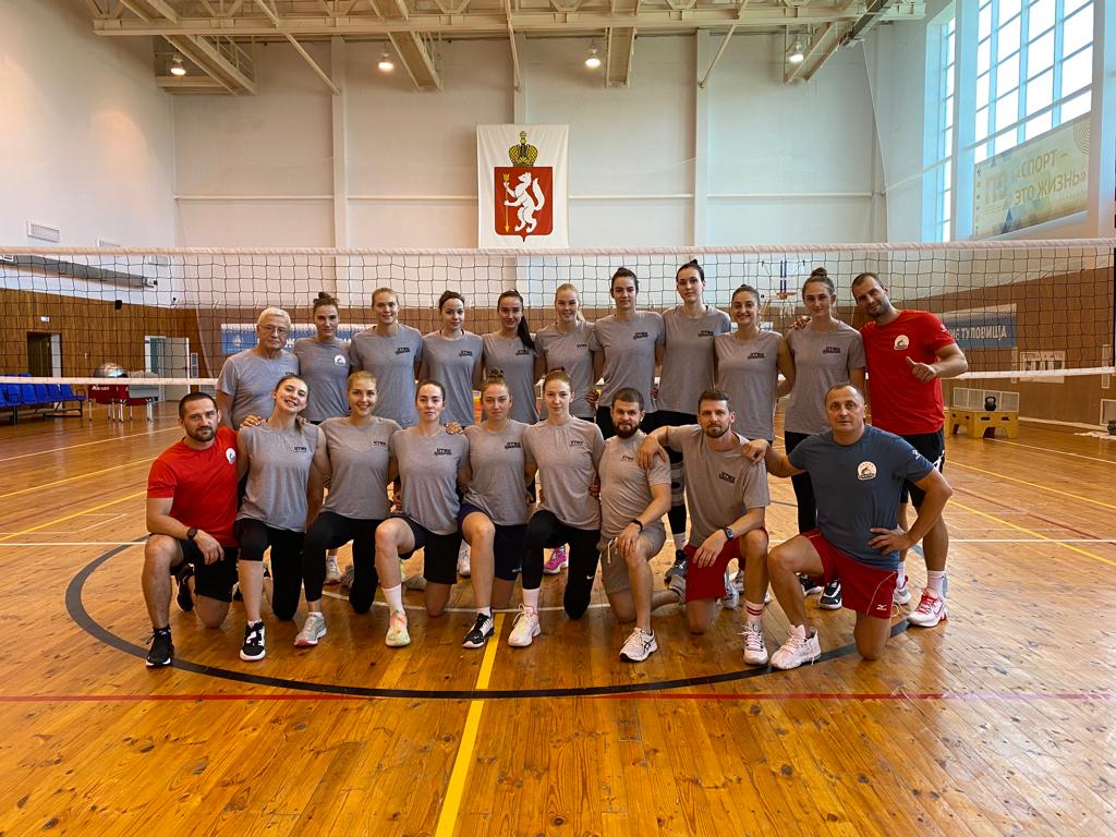 Волейбол: «Уралочка» готовится к новому игровому сезону