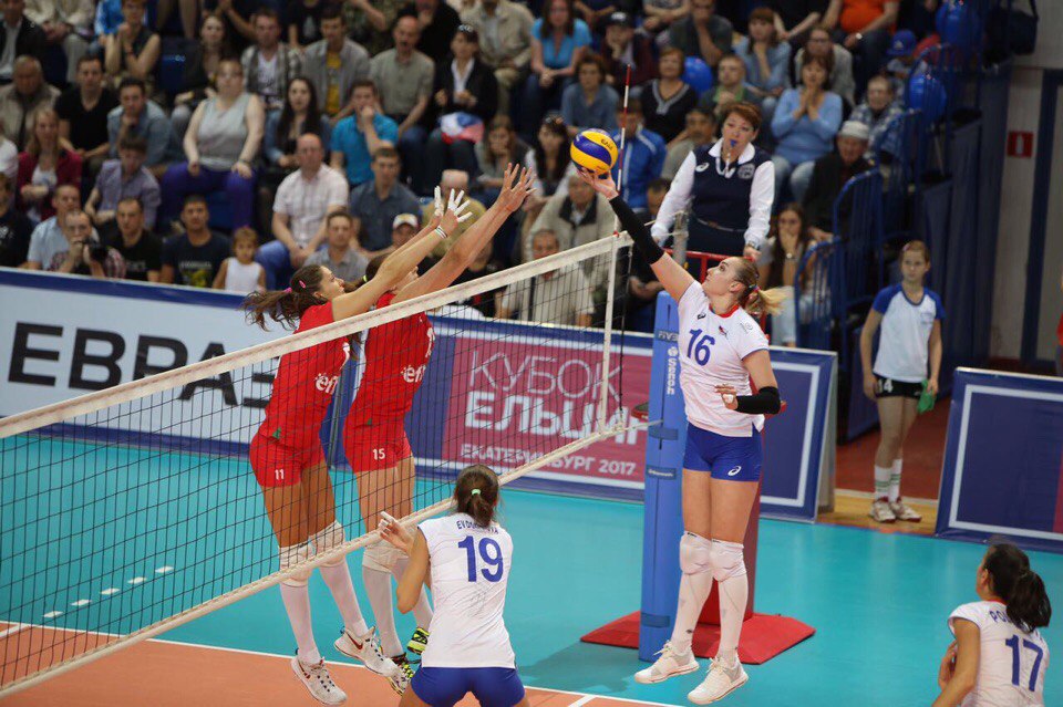 Женская сборная России по волейболу обыграла Болгарию на Кубке Ельцина